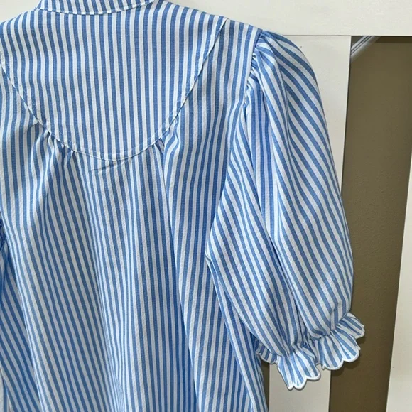 Tuckernuck Pomander Place Flirty Blue Stripe Selena Blouse Still sold on site! M - Picture 10 of 13